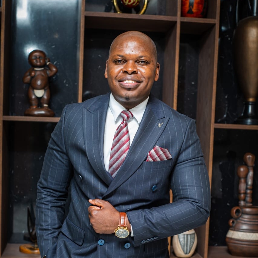 Portrait of Yangeni Chendela in studio